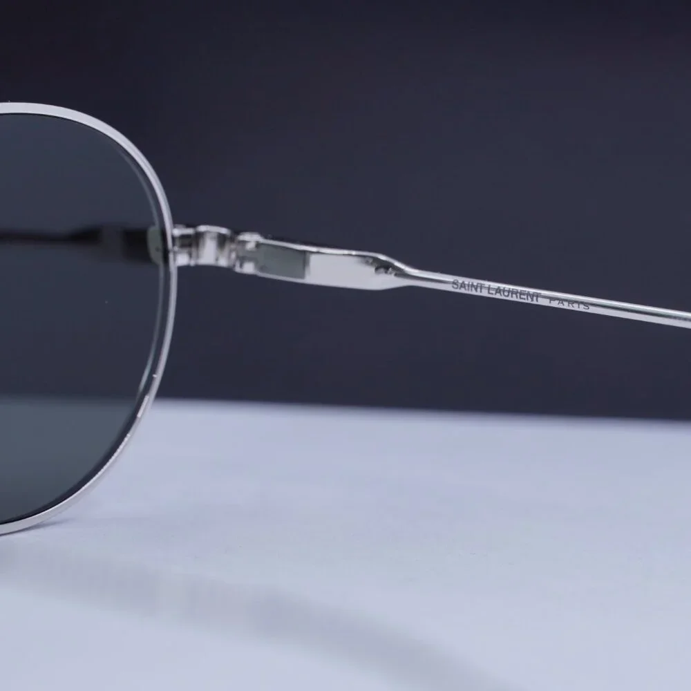 Saint Laurent model sl799